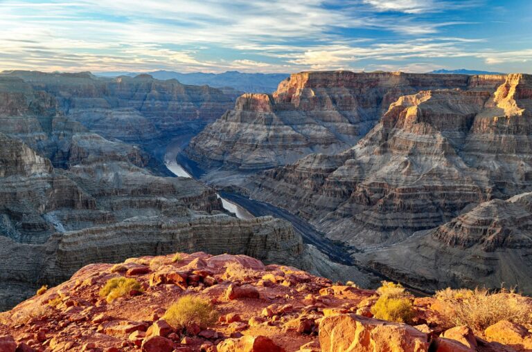 Las Vegas Tour Company Transforms Grand Canyon Visits with Professional Comedians as Guides